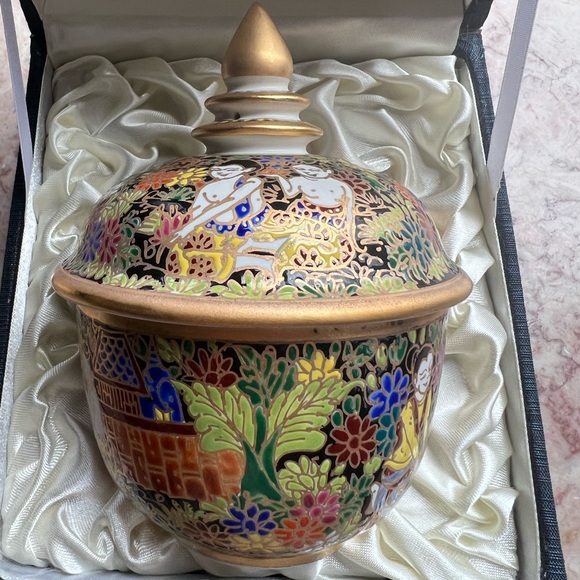 Trinket box from Thailand - Picture 3 of 6